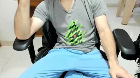 microfama00 online show from February 8, 6:52 am