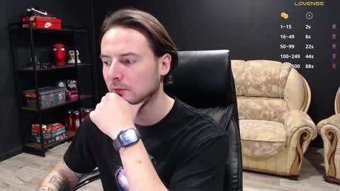 Snapshot of mihasikd chatting on December 10, 11:32 am Misha Winchester online show from December 10, 11:32 am