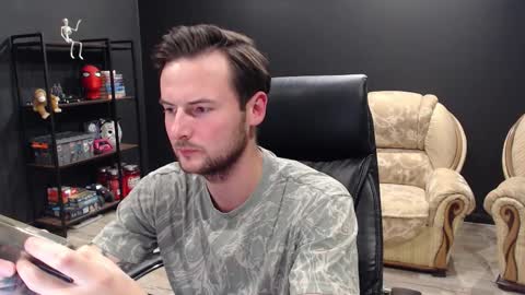 Snapshot of mihasikd chatting on October 1, 1:59 pm Misha Winchester online show from October 1, 1:59 pm