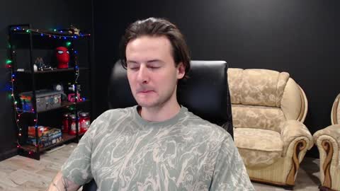 Snapshot of mihasikd chatting on December 28, 4:30 pm Misha Winchester online show from December 28, 4:30 pm