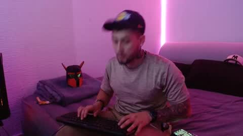 Mia and Liam online show from January 8, 5:05 am