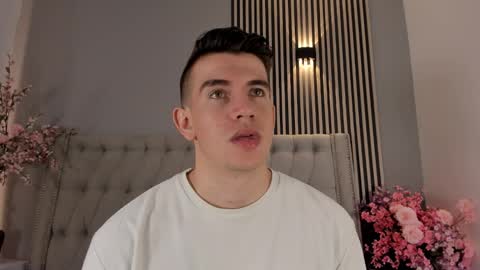 mikael online show from December 1, 7:39 pm