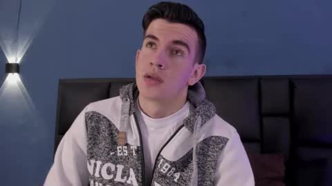 mikael online show from October 8, 3:33 am