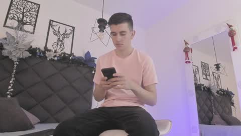 mikael online show from December 10, 4:56 am