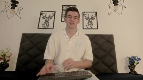 mikael online show from February 22, 5:23 am