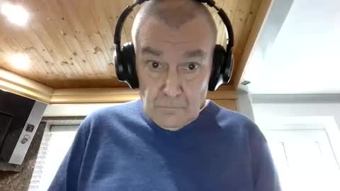 mike26051 online show from November 19, 1:22 pm