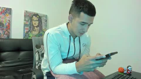 mike3xxx online show from October 19, 2:49 am