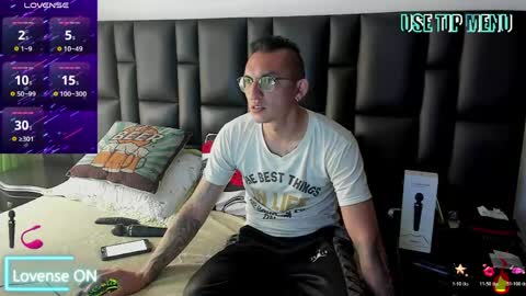 Mike Bennet Make me Cum Please online show from June 7, 9:22 pm