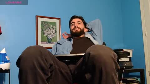 Snapshot of mikehawk1589 chatting on January 14, 3:01 am mikehawk1589 online show from January 14, 3:01 am