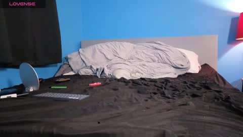 Snapshot of mikehawk1589 chatting on October 17, 6:39 am mikehawk1589 online show from October 17, 6:39 am