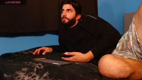 Snapshot of mikehawk1589 chatting on December 3, 4:24 am mikehawk1589 online show from December 3, 4:24 am