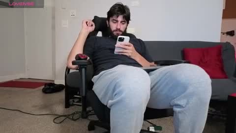 Snapshot of mikehawk1589 chatting on September 22, 7:41 am mikehawk1589 online show from September 22, 7:41 am