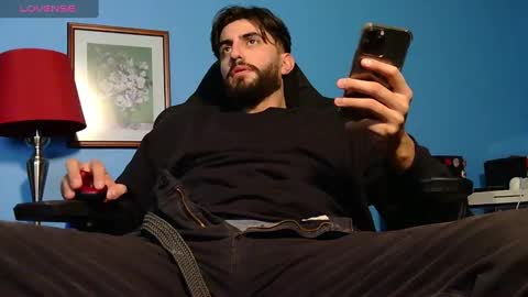 Snapshot of mikehawk1589 chatting on January 8, 5:27 am mikehawk1589 online show from January 8, 5:27 am