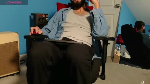 Snapshot of mikehawk1589 chatting on February 17, 9:56 am mikehawk1589 online show from February 17, 9:56 am