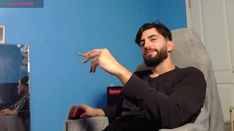 Snapshot of mikehawk1589 chatting on January 6, 9:08 am mikehawk1589 online show from January 6, 9:08 am