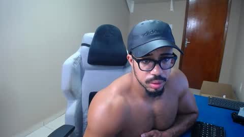 Snapshot of mikehotk chatting on December 12, 4:48 am mikehotk online show from December 12, 4:48 am