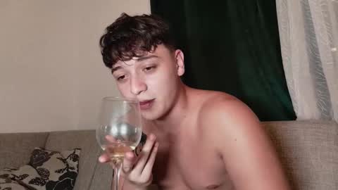 Snapshot of mikelaur chatting on September 18, 9:28 pm MikeLaur online show from September 18, 9:28 pm