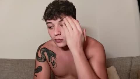 Snapshot of mikelaur chatting on October 3, 5:29 pm MikeLaur online show from October 3, 5:29 pm