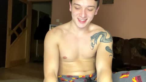 Snapshot of mikelaur chatting on January 19, 6:32 pm MikeLaur online show from January 19, 6:32 pm