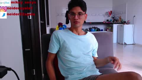 mikey online show from December 25, 8:17 pm