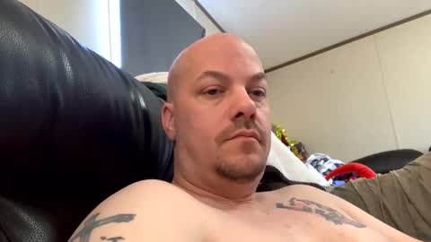 mikeylikesit2222 online show from December 22, 5:42 pm