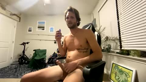 mikeywhite123 online show from February 8, 9:13 am