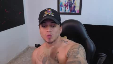 Mikke online show from November 4, 5:25 pm