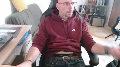 mikmik91 online show from February 16, 11:30 am