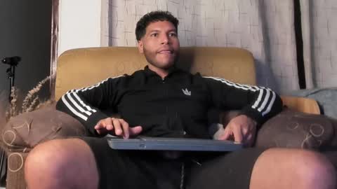 milano1130 online show from February 7, 2:29 am