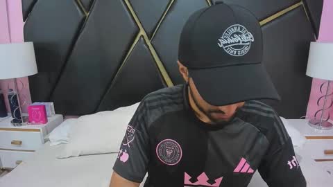 milanzaire online show from November 26, 12:35 am