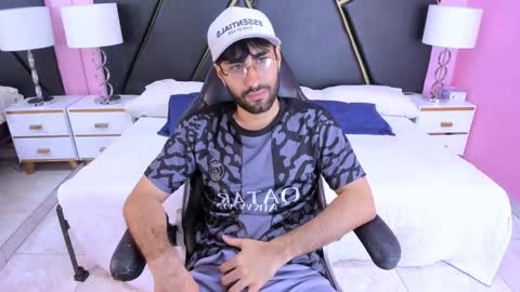 milanzaire online show from November 7, 3:10 am