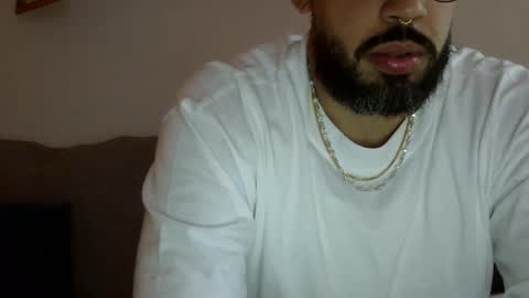 Snapshot of milfloverfl chatting on December 6, 5:33 pm milfloverfl online show from December 6, 5:33 pm