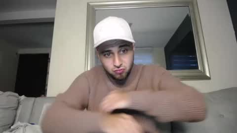 miloslove online show from March 2, 11:09 am