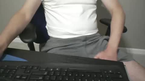 Snapshot of milwaukeebadger24 chatting on October 17, 12:36 am milwaukeebadger24 online show from October 17, 12:36 am