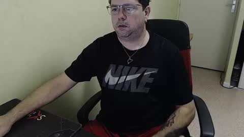 Snapshot of mistercoeur1 chatting on December 14, 8:56 am mistercoeur online show from December 14, 8:56 am