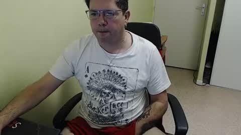 Snapshot of mistercoeur1 chatting on December 11, 8:16 am mistercoeur online show from December 11, 8:16 am