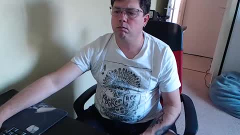 Snapshot of mistercoeur1 chatting on February 20, 4:03 pm mistercoeur online show from February 20, 4:03 pm