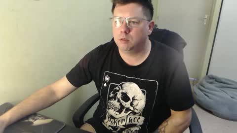 Snapshot of mistercoeur1 chatting on March 12, 8:19 am mistercoeur online show from March 12, 8:19 am