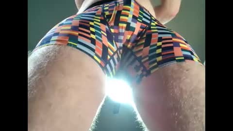 Snapshot of mit1980 chatting on December 6, 1:51 am Mit online show from December 6, 1:51 am