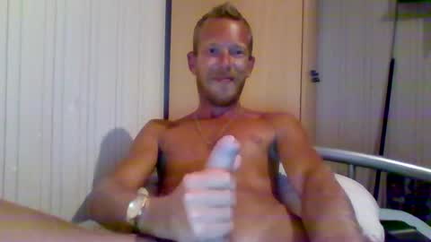 mitta93 online show from July 6, 11:16 pm