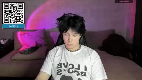 MeowMiku online show from October 3, 7:08 pm