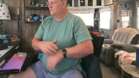 mmmthatsfunnn online show from April 9, 5:52 pm