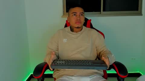 mnell28 online show from March 18, 7:11 am