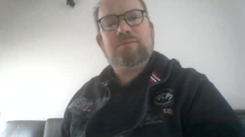 mofu781s online show from December 3, 7:30 am