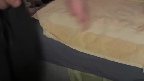 molten_escargot online show from January 13, 3:55 am