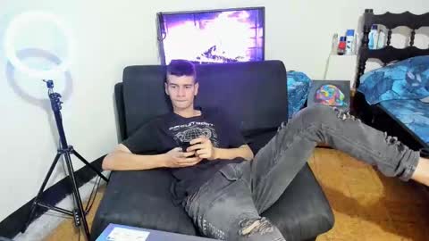 nicolas online show from December 23, 1:18 am