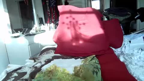 Snapshot of mondi82 chatting on January 26, 10:02 pm Mondi82 online show from January 26, 10:02 pm