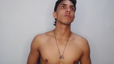 Snapshot of monkey_uchiha77 chatting on October 31, 2:02 am simon dice online show from October 31, 2:02 am