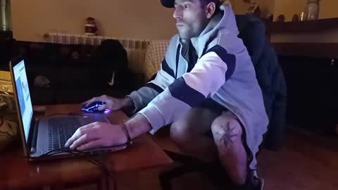 hotguy4all online show from December 4, 2:53 am