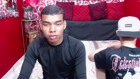 Snapshot of morenoblack23cm chatting on September 23, 12:10 am duohot23 online show from September 23, 12:10 am